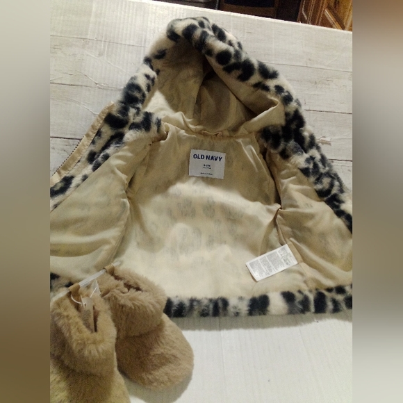 🐆 FUR COAT & FLUFFY BOOTS INFANT NEWBORN BABY GIRL SIZE 0-3 MONTHS BRAND NEW - Picture 6 of 10